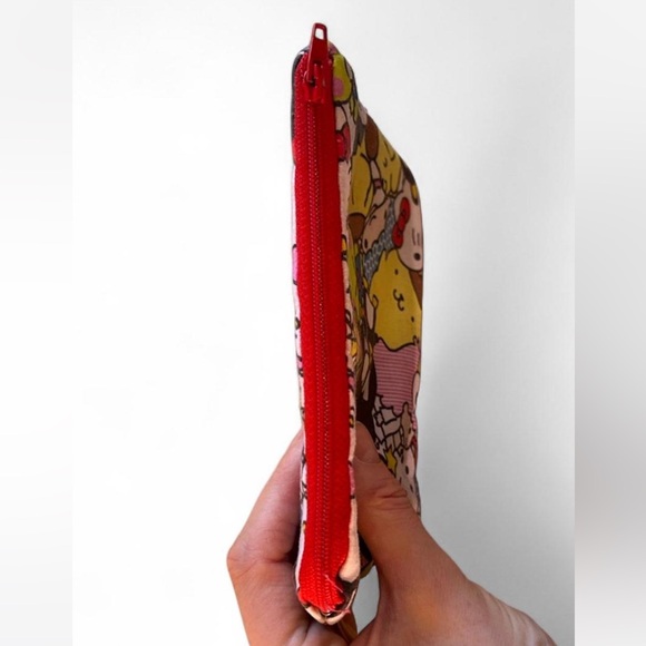 Hello Kitty Multicolor Character Pouch - Picture 6 of 15